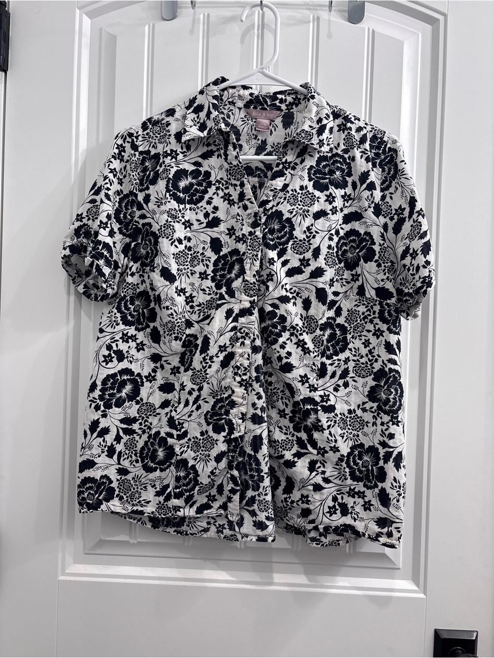 White Stag Black and White Floral Short-Sleeve Button-Down Shirt